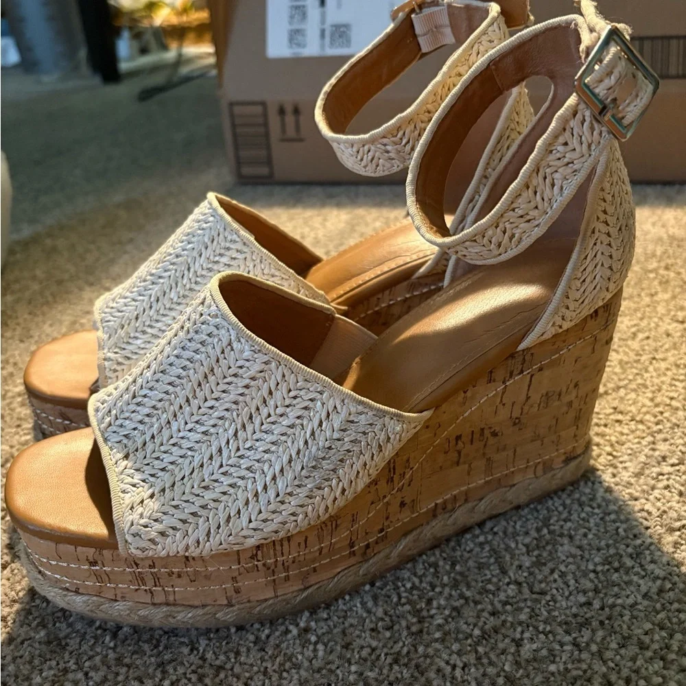 Open toe woven cork Wedge Sandals 8.5
